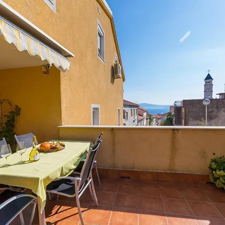 Apartmán Three-bedroom Near Sea *