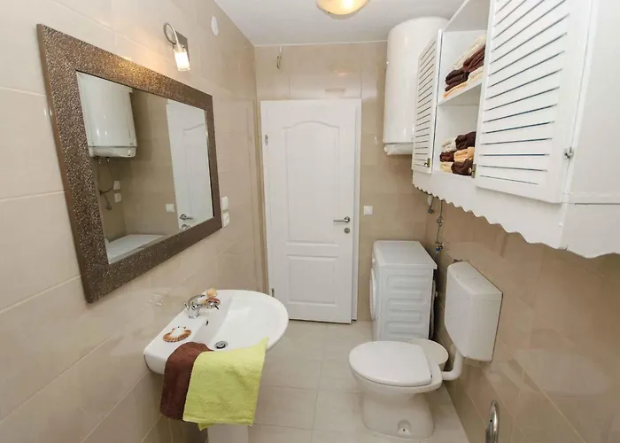 Three-bedroom Near Sea Lägenhet Crikvenica