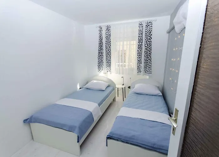 Three-bedroom Near Sea Crikvenica