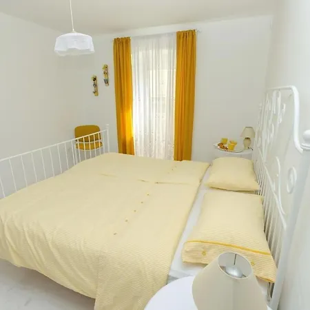 Apartment Three-bedroom Near Sea Crikvenica