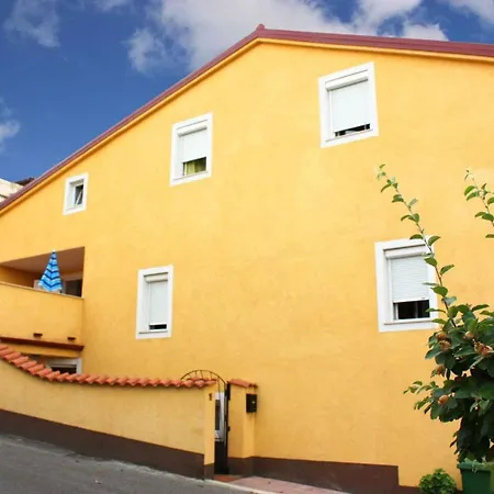 Three-bedroom Near Sea Apartment *