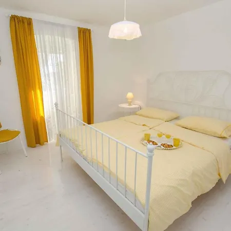 Apartment Three-bedroom Near Sea Crikvenica