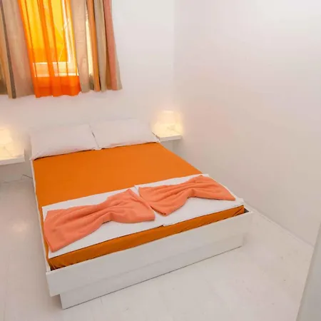 Appartement Three-bedroom Near Sea