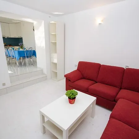 Three-bedroom Near Sea Apartment Crikvenica