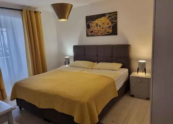 Three-bedroom Near Sea Crikvenica