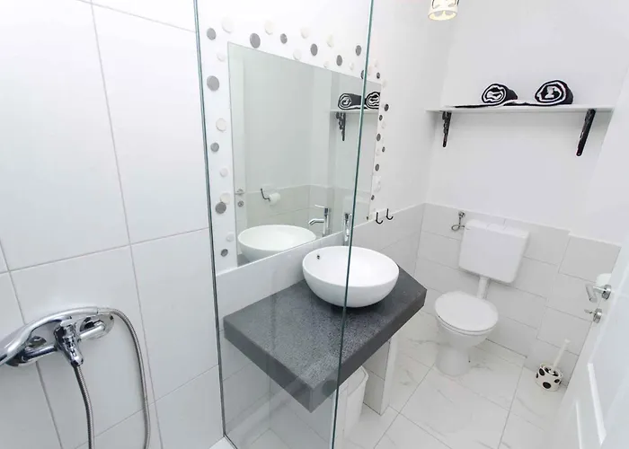 Three-bedroom Near Sea Apartmán *